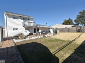 8 Summer Lane, Levittown PA 19055