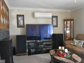 8 Summer Lane, Levittown PA 19055