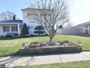 8 Summer Lane, Levittown PA 19055