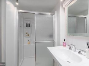 239 Race Street A, Philadelphia PA 19106