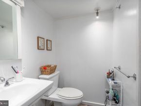 239 Race Street A, Philadelphia PA 19106