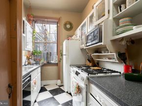 239 Race Street A, Philadelphia PA 19106