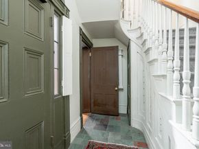 239 Race Street A, Philadelphia PA 19106