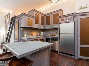 239 Race Street A, Philadelphia PA 19106