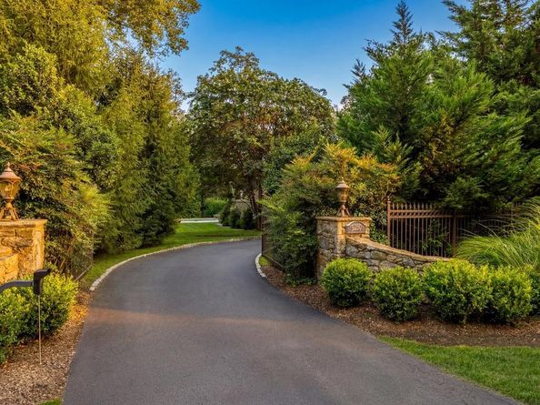 9250 Persimmon Tree Road, Potomac MD 20854