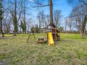 1018 Beech Rd, Wallingford PA 19086