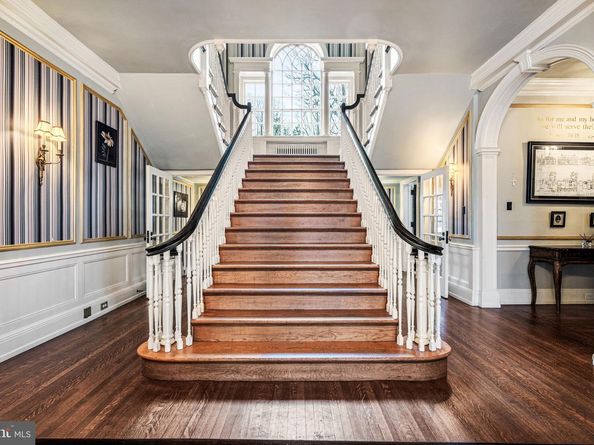1018 Beech Rd, Wallingford PA 19086