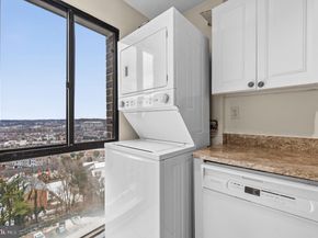 250 S Reynolds Street 1003, Alexandria VA 22304