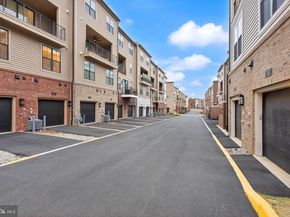 7461 Backett Wood Terrace 1213, Mclean VA 22102
