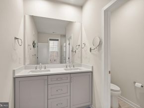 7461 Backett Wood Terrace 1213, Mclean VA 22102