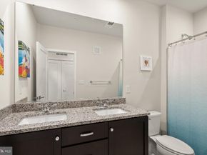 7461 Backett Wood Terrace 1213, Mclean VA 22102