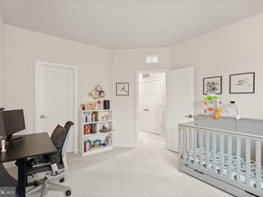 7461 Backett Wood Terrace 1213, Mclean VA 22102