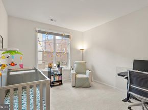 7461 Backett Wood Terrace 1213, Mclean VA 22102