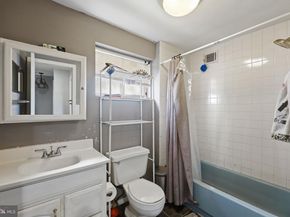 2110 Delmar Drive, Folcroft PA 19032