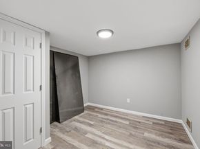 2110 Delmar Drive, Folcroft PA 19032