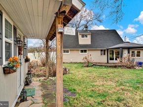 6 Unity Turn, Levittown PA 19056