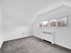6 Unity Turn, Levittown PA 19056