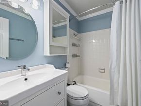 549 Florida Avenue 201, Herndon VA 20170