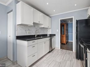 549 Florida Avenue 201, Herndon VA 20170