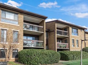 549 Florida Avenue 201, Herndon VA 20170