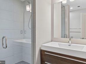 2142 O Street NW 100, Washington DC 20037