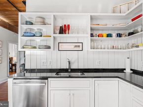 205 Cuthbert Street 201, Philadelphia PA 19106