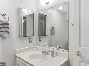 7600 Tremayne Place 301, Mclean VA 22102