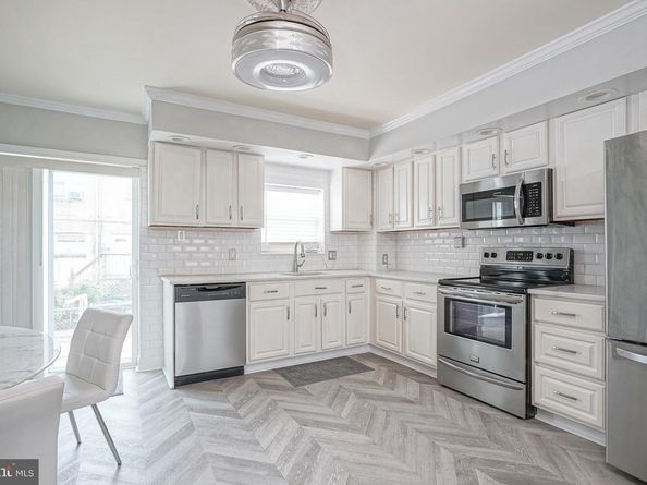 1208 W Oregon Avenue, Philadelphia PA 19148