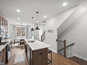 4966 Lachlan Mews, Alexandria VA 22304