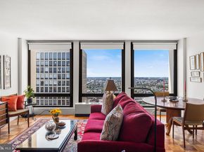 200 Locust Street 29HN, Philadelphia PA 19106
