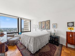 200 Locust Street 29HN, Philadelphia PA 19106