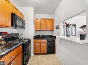 200 Locust Street 29HN, Philadelphia PA 19106