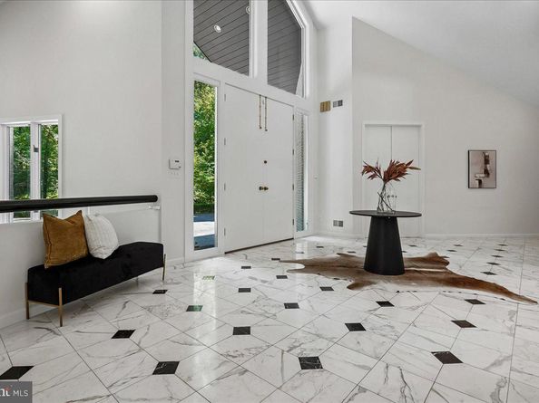 9100 Aldershot Drive, Bethesda MD 20817