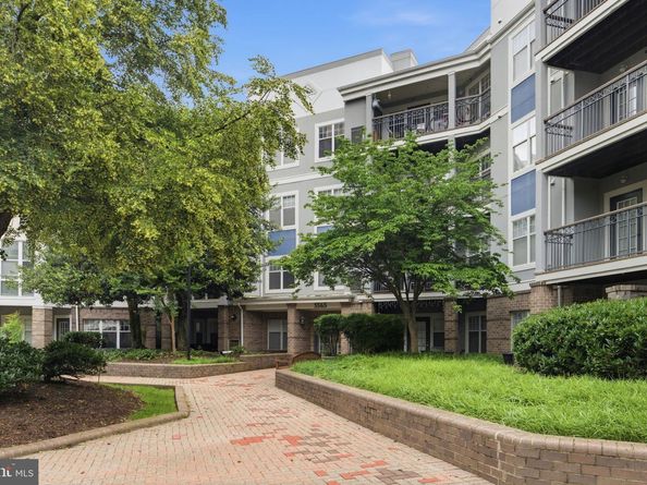 5565 Seminary Road 313, Falls Church VA 22041