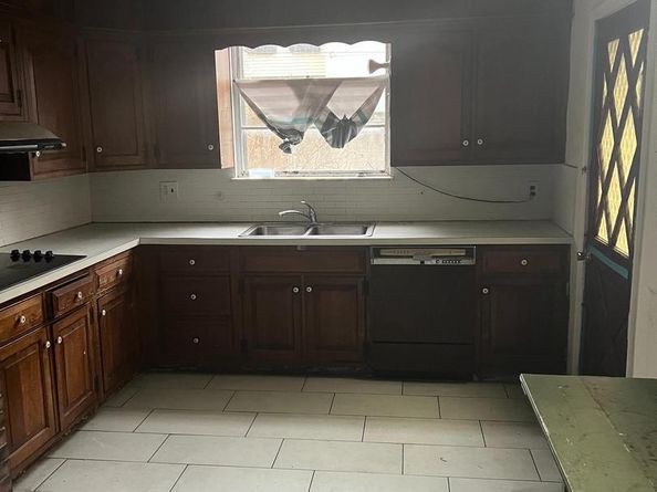 2125 S 13TH Street, Philadelphia PA 19148