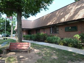 62204 Delaire Landing Road 204, Philadelphia PA 19114