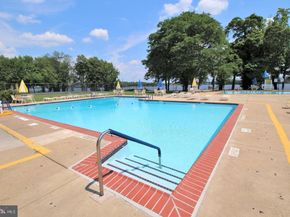 62204 Delaire Landing Road 204, Philadelphia PA 19114