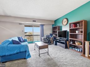 62204 Delaire Landing Road 204, Philadelphia PA 19114