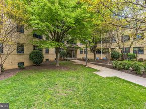 212 Oakwood Street SE 218, Washington DC 20032