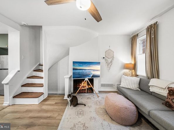 914 S Delhi Street, Philadelphia PA 19147