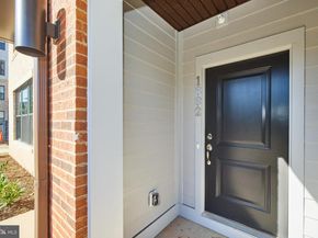 1682 Bandit Loop 14B, Reston VA 20190