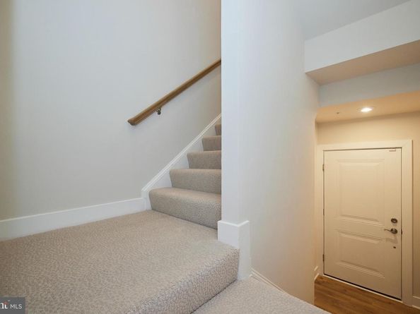 1682 Bandit Loop 14B, Reston VA 20190