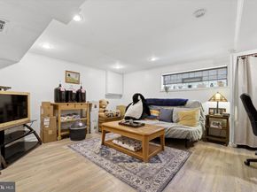 636 Green Lane, Philadelphia PA 19128
