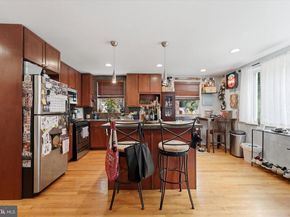 636 Green Lane, Philadelphia PA 19128