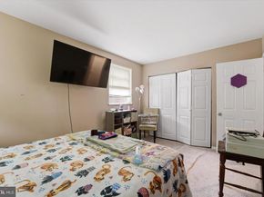 636 Green Lane, Philadelphia PA 19128