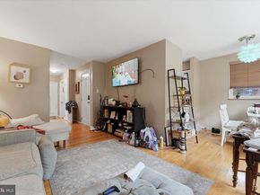 636 Green Lane, Philadelphia PA 19128