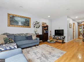 636 Green Lane, Philadelphia PA 19128