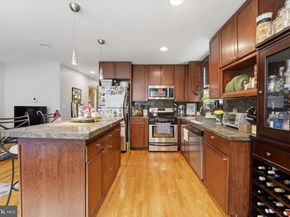 636 Green Lane, Philadelphia PA 19128