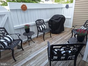 151 Edinburgh Square, Sterling VA 20164