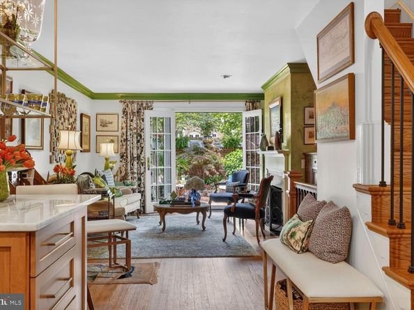 711 W Abingdon Court, Alexandria VA 22314